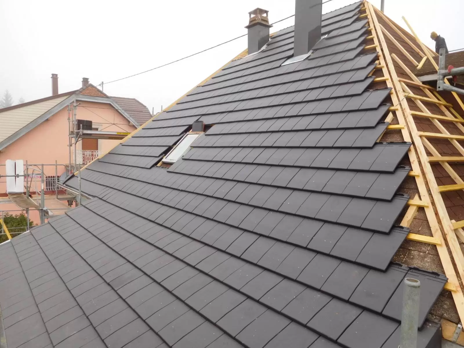 Toiture tuile plate posee par AFJ Couverture en Moselle